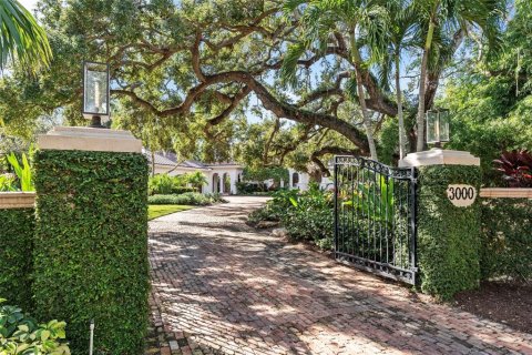 House in Sarasota, Florida 5 bedrooms, 754.83 sq.m. № 2155725 - photo 9