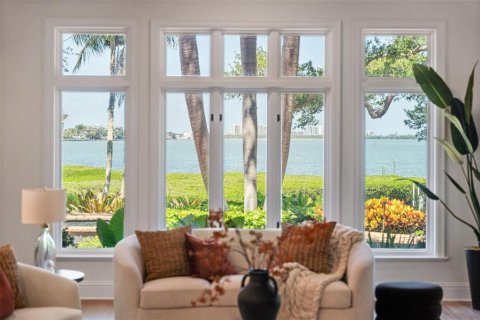 House in Sarasota, Florida 5 bedrooms, 754.83 sq.m. № 2155725 - photo 15