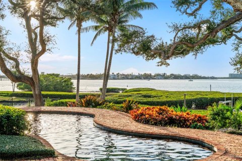 House in Sarasota, Florida 5 bedrooms, 754.83 sq.m. № 2155725 - photo 4