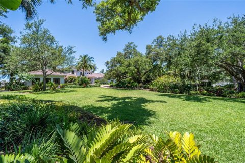 House in Sarasota, Florida 5 bedrooms, 754.83 sq.m. № 2155725 - photo 11