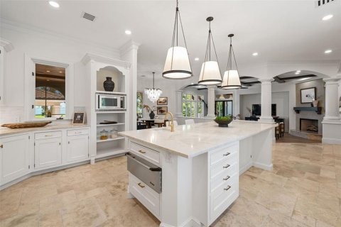 House in Sarasota, Florida 5 bedrooms, 754.83 sq.m. № 2155725 - photo 22