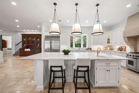 House in Sarasota, Florida 5 bedrooms, 754.83 sq.m. № 2155725 - photo 23