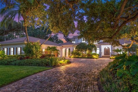 House in Sarasota, Florida 5 bedrooms, 754.83 sq.m. № 2155725