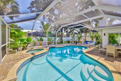 House in Gulfport, Florida 2 bedrooms, 142.33 sq.m. № 1826584 - photo 29