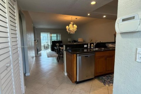 Condo in Margate, Florida, 2 bedrooms  № 1861180 - photo 3