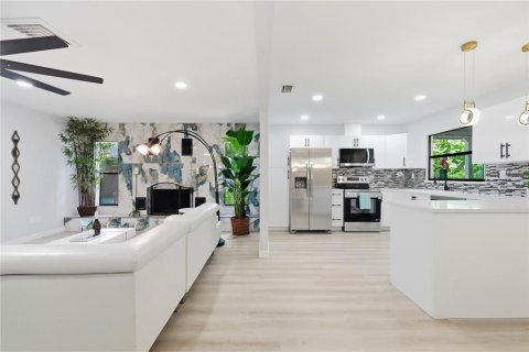 Villa ou maison à vendre à Clearwater, Floride: 5 chambres, 177.07 m2 № 2398903 - photo 10