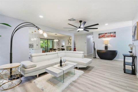 Villa ou maison à vendre à Clearwater, Floride: 5 chambres, 177.07 m2 № 2398903 - photo 12