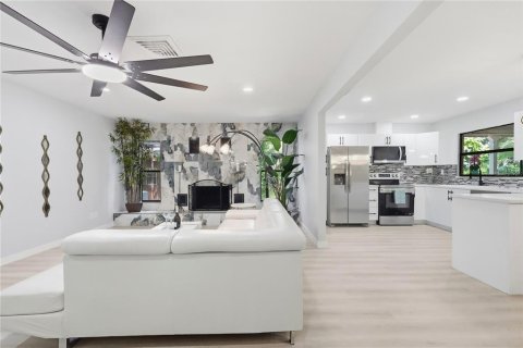 Villa ou maison à vendre à Clearwater, Floride: 5 chambres, 177.07 m2 № 2398903 - photo 9
