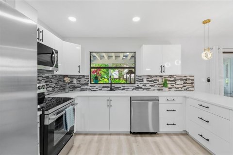 Villa ou maison à vendre à Clearwater, Floride: 5 chambres, 177.07 m2 № 2398903 - photo 21