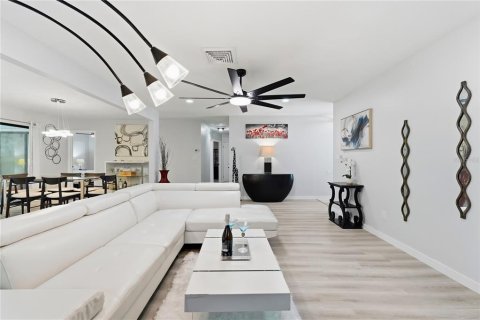 Villa ou maison à vendre à Clearwater, Floride: 5 chambres, 177.07 m2 № 2398903 - photo 13