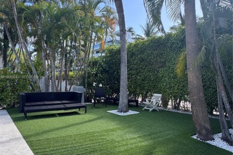 Снять в аренду кондоминиум в Майами-Бич, Флорида 1 спальня, 44.59м2, № 1989427 - фото 2