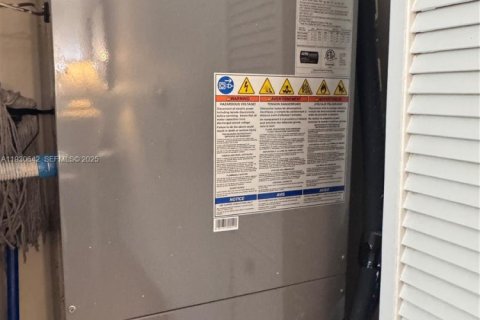 Снять в аренду кондоминиум в Майами-Бич, Флорида 1 спальня, 44.59м2, № 1989427 - фото 17