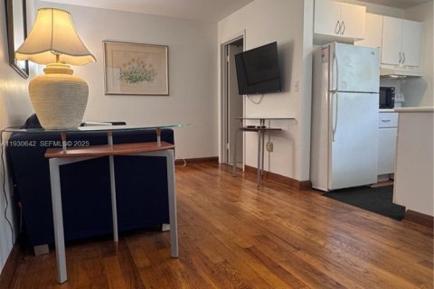 Снять в аренду кондоминиум в Майами-Бич, Флорида 1 спальня, 44.59м2, № 1989427 - фото 7