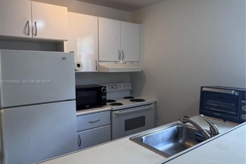 Снять в аренду кондоминиум в Майами-Бич, Флорида 1 спальня, 44.59м2, № 1989427 - фото 11