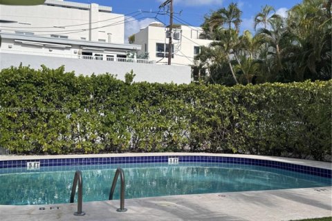 Снять в аренду кондоминиум в Майами-Бич, Флорида 1 спальня, 44.59м2, № 1989427 - фото 18