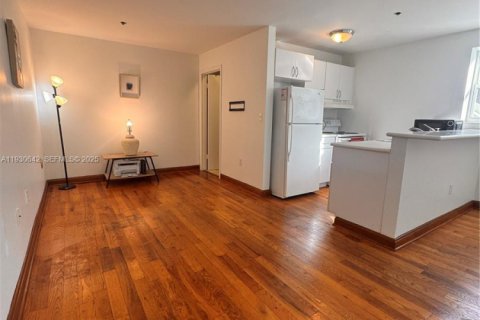 Снять в аренду кондоминиум в Майами-Бич, Флорида 1 спальня, 44.59м2, № 1989427 - фото 20