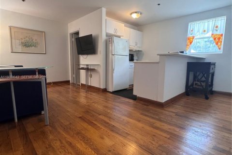 Снять в аренду кондоминиум в Майами-Бич, Флорида 1 спальня, 44.59м2, № 1989427 - фото 9