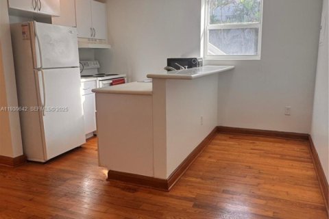 Снять в аренду кондоминиум в Майами-Бич, Флорида 1 спальня, 44.59м2, № 1989427 - фото 22