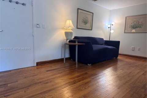 Снять в аренду кондоминиум в Майами-Бич, Флорида 1 спальня, 44.59м2, № 1989427 - фото 6