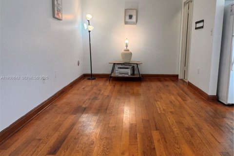 Снять в аренду кондоминиум в Майами-Бич, Флорида 1 спальня, 44.59м2, № 1989427 - фото 21