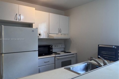 Снять в аренду кондоминиум в Майами-Бич, Флорида 1 спальня, 44.59м2, № 1989427 - фото 12