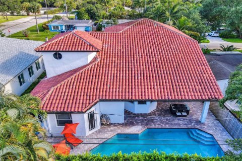 House in Fort Lauderdale, Florida 6 bedrooms, 340.86 sq.m. № 2002971 - photo 3