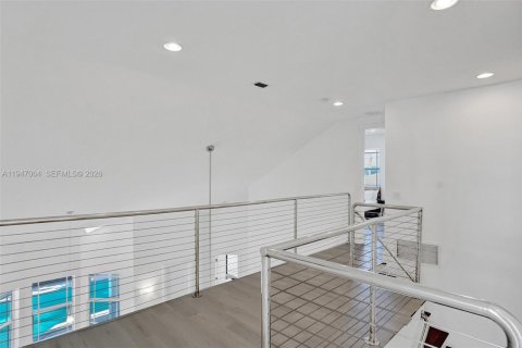 House in Fort Lauderdale, Florida 6 bedrooms, 340.86 sq.m. № 2002971 - photo 26