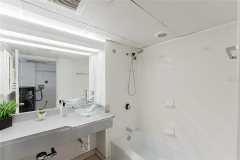Купить кондоминиум в Орландо, Флорида 6 комнат, 90.58м2, № 1914895 - фото 16