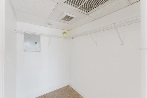 Купить кондоминиум в Орландо, Флорида 6 комнат, 90.58м2, № 1914895 - фото 13