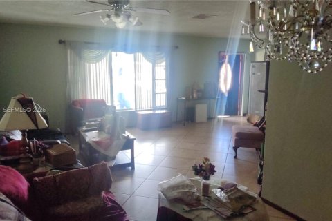 House in Tamarac, Florida 2 bedrooms, 153.47 sq.m. № 2001617 - photo 10