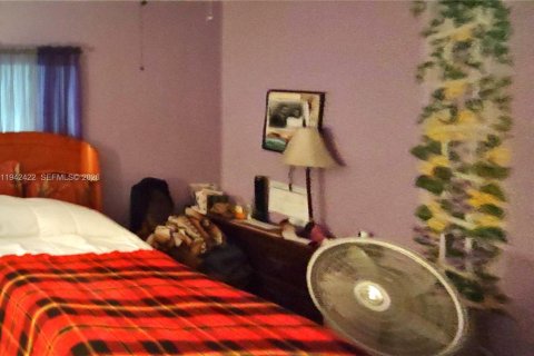 House in Tamarac, Florida 2 bedrooms, 153.47 sq.m. № 2001617 - photo 8