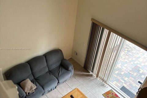 Adosado en venta en Doral, Florida, 3 dormitorios, 214.79 m2 № 1862139 - foto 15