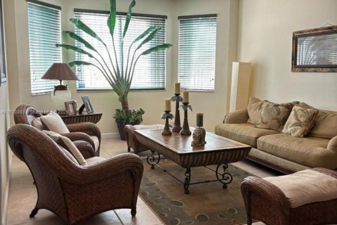 Adosado en venta en Doral, Florida, 3 dormitorios, 214.79 m2 № 1862139 - foto 8