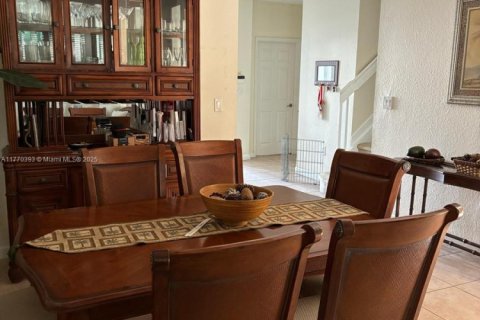 Adosado en venta en Doral, Florida, 3 dormitorios, 214.79 m2 № 1862139 - foto 6