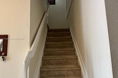Adosado en venta en Doral, Florida, 3 dormitorios, 214.79 m2 № 1862139 - foto 12
