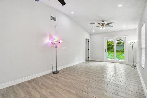 House in Bradenton, Florida 3 bedrooms, 111.48 sq.m. № 1840318 - photo 10