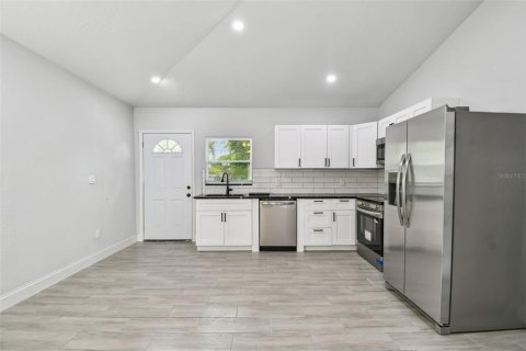 House in Bradenton, Florida 3 bedrooms, 111.48 sq.m. № 1840318 - photo 16