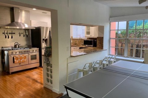 Villa ou maison à vendre à Miami, Floride: 3 chambres № 2004661 - photo 23