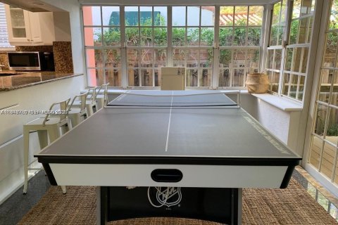 Villa ou maison à vendre à Miami, Floride: 3 chambres № 2004661 - photo 24