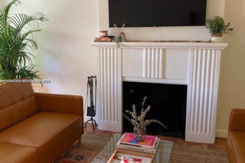 Villa ou maison à vendre à Miami, Floride: 3 chambres № 2004661 - photo 19