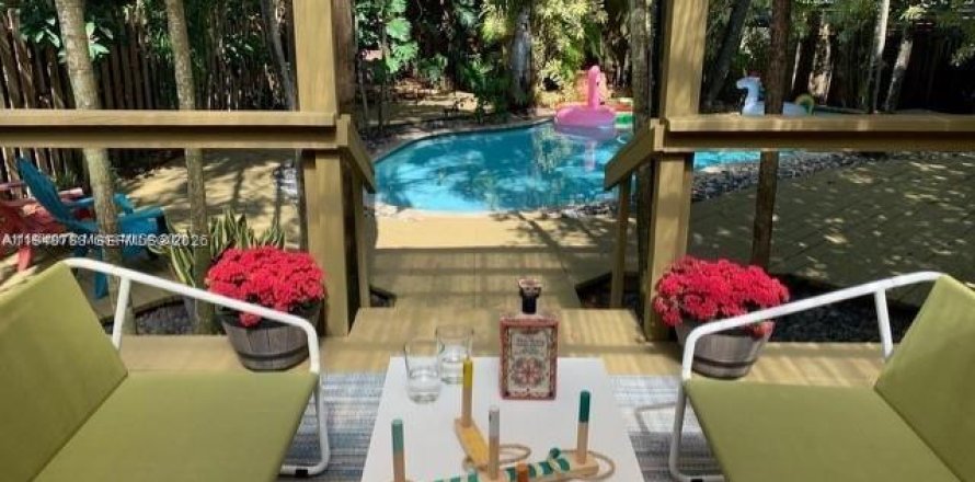 Villa ou maison à Miami, Floride 3 chambres № 2004661