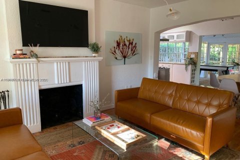 Villa ou maison à vendre à Miami, Floride: 3 chambres № 2004661 - photo 22