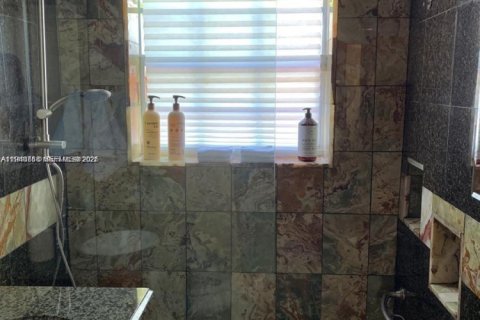 Villa ou maison à vendre à Miami, Floride: 3 chambres № 2004661 - photo 10