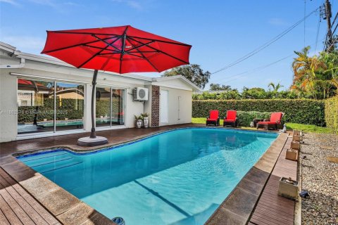 House in Miami, Florida 4 bedrooms, 166.2 sq.m. № 1890419 - photo 28