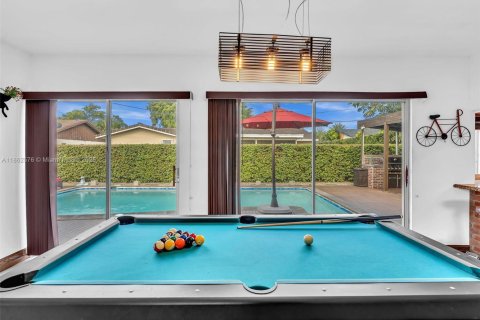 House in Miami, Florida 4 bedrooms, 166.2 sq.m. № 1890419 - photo 26