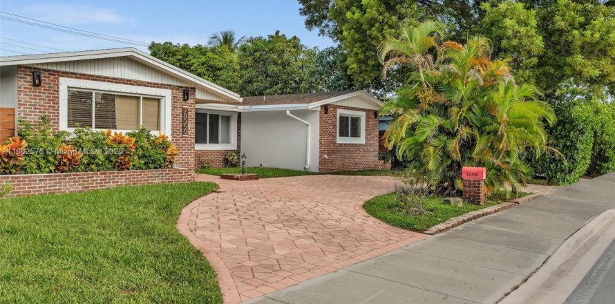 Casa en Miami, Florida 4 dormitorios, 166.2 m2 № 1890419