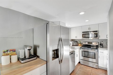 Copropriété à vendre à Fort Lauderdale, Floride: 2 chambres, 95.69 m2 № 1845503 - photo 13