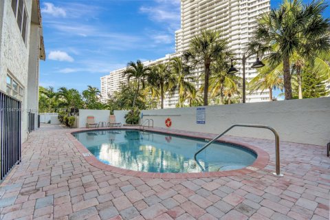 Copropriété à vendre à Fort Lauderdale, Floride: 2 chambres, 95.69 m2 № 1845503 - photo 25