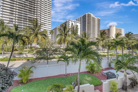 Copropriété à vendre à Fort Lauderdale, Floride: 2 chambres, 95.69 m2 № 1845503 - photo 17
