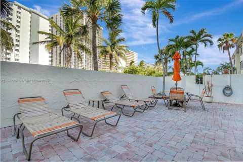 Copropriété à vendre à Fort Lauderdale, Floride: 2 chambres, 95.69 m2 № 1845503 - photo 26